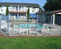 Pool.JPG (77731 bytes)