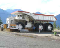 Small truck.JPG (55405 bytes)