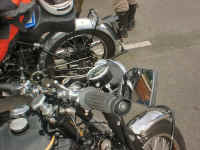 shiny_comet4.JPG (79530 bytes)